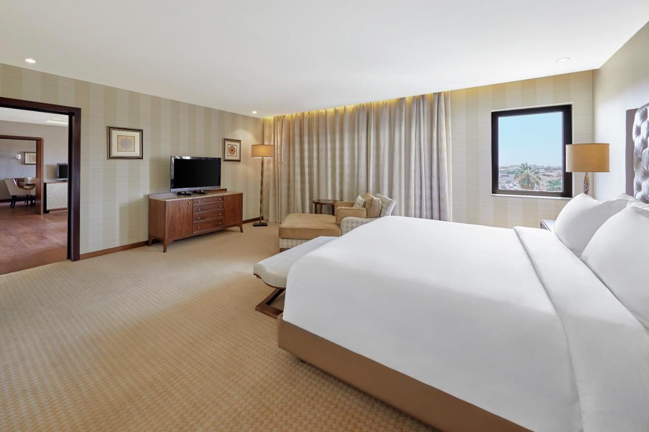 Holiday Inn Tabuk By Ihg Extérieur photo
